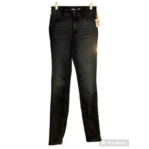 Rockstar Super Skinny NWT